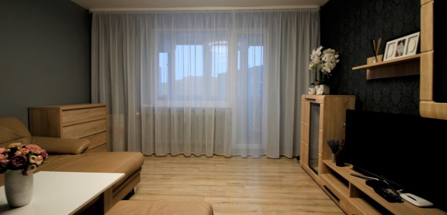 Paruodamas 2-jų kambarių butas Joniškio centre