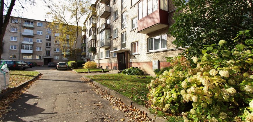 PARDUODAMAS antrame aukšte 3kmb butas, Šiaulių miesto Centrinė dalis.