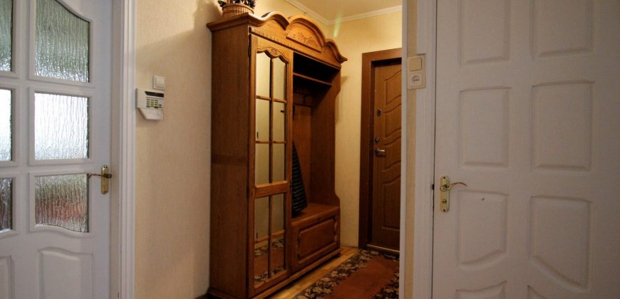 Parduodamas jaukus, patogioje vietoje, 3 kambarių butas, Dainų g. Šiaulių mieste.
